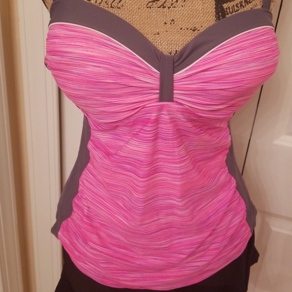 Free Country Other - EUC Free Country swim top. Size Large. Pink & Gray